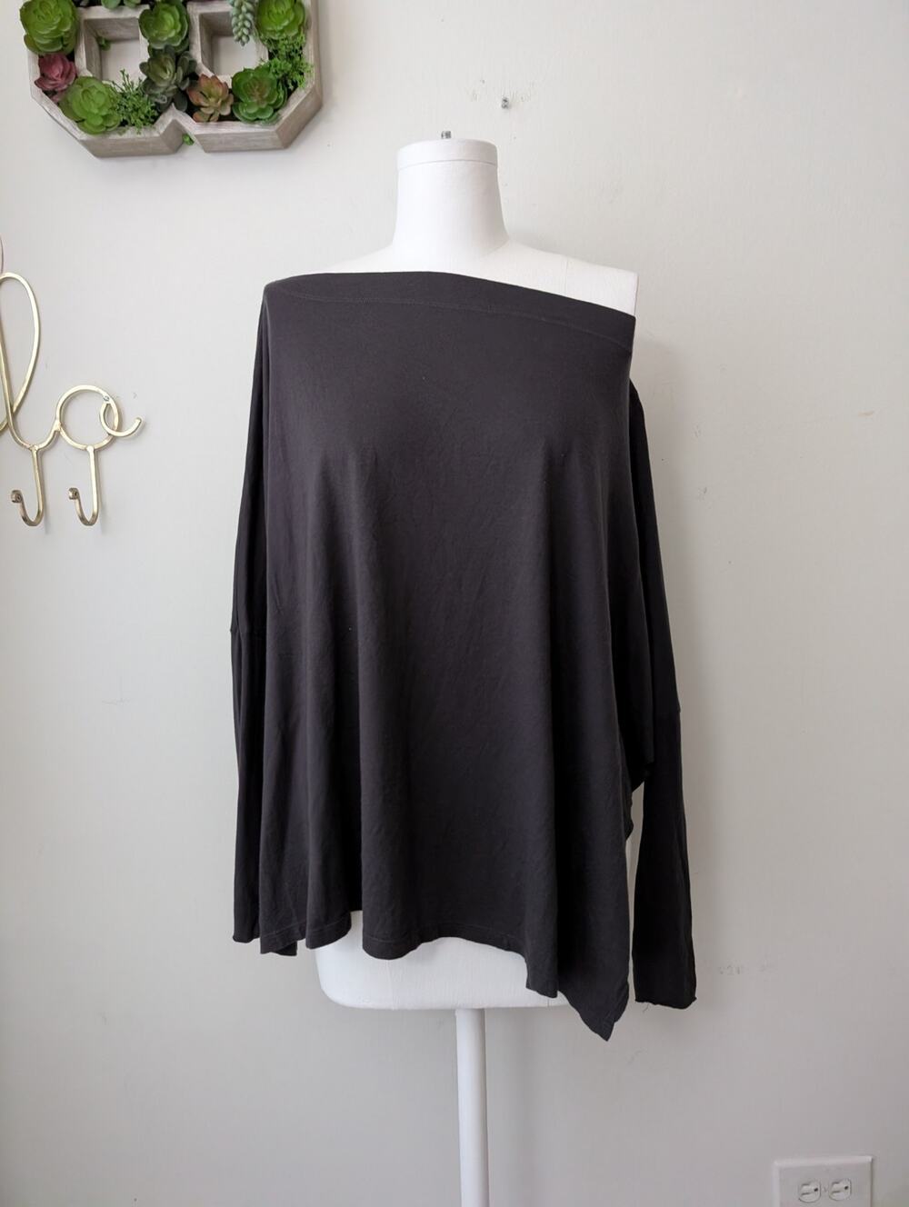 J AND COMPANY y2k poncho top